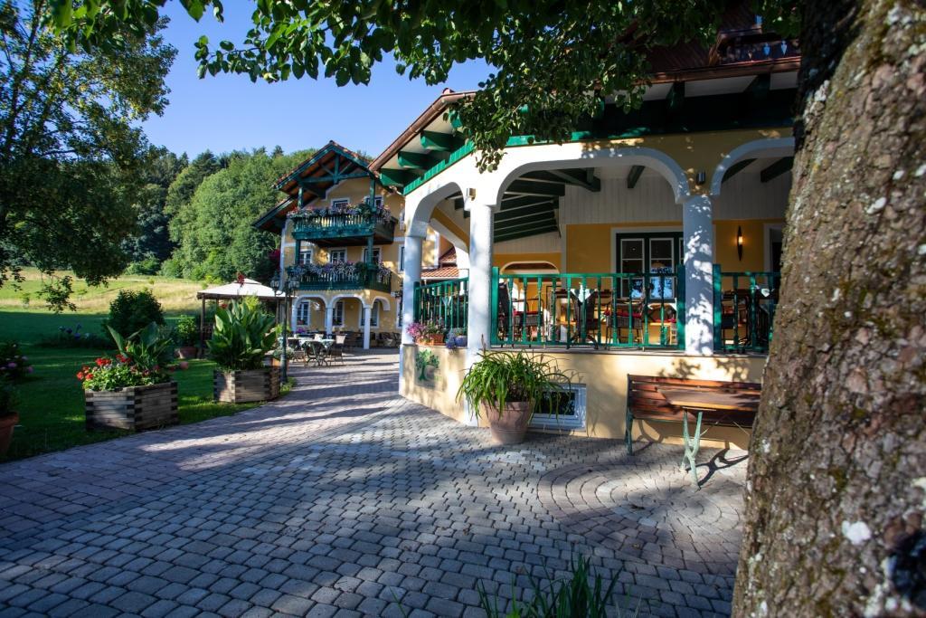 Landhotel Waldmuehle Sankt Georgen im Attergau Eksteriør billede